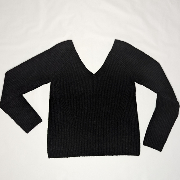 NWT Banana Republic wool blend sweater wide ribbed deep vneck size sm - Picture 5 of 15